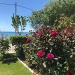 Σπίτι διακοπών Sea & Roses Beachfront House - Halkidiki Νέα Μουδανιά