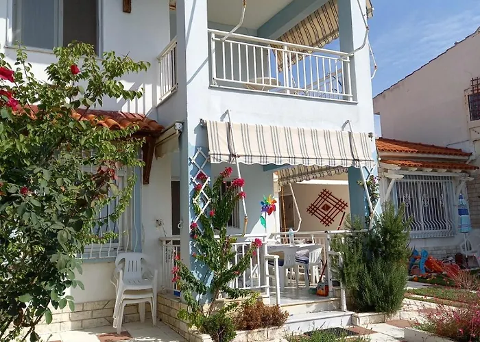 Sea & Roses Beachfront House - Halkidiki Case de vacanță